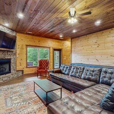 Whispering Woods Villa Блу Ридж Екстериор снимка