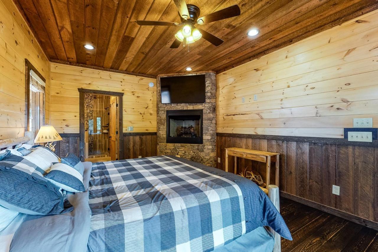 Whispering Woods Villa Блу Ридж Екстериор снимка